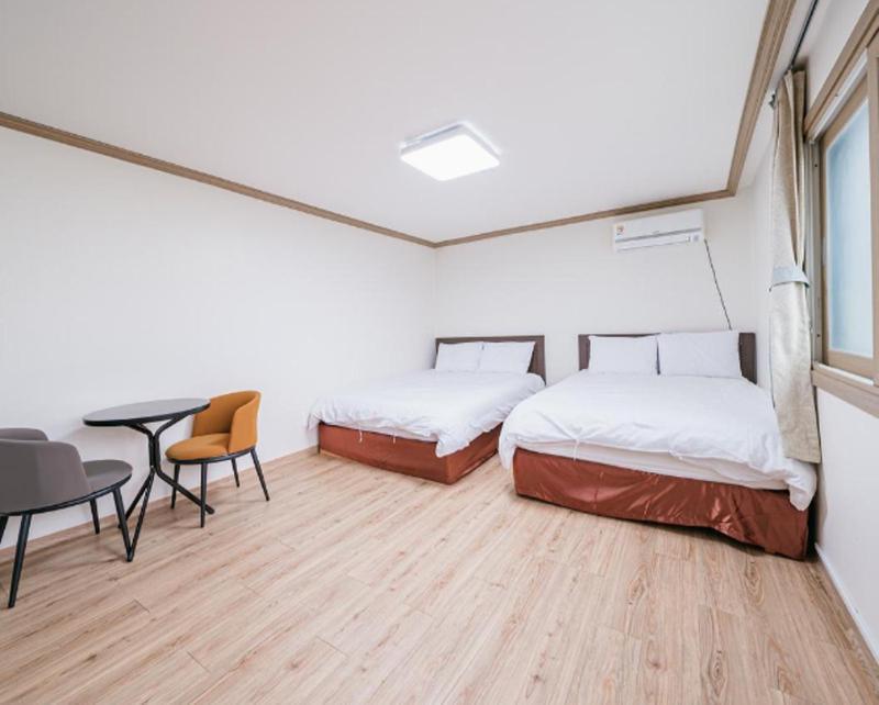Top Island Hotel Jeju Bagian luar foto