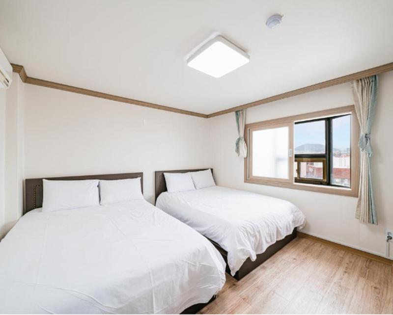 Top Island Hotel Jeju Bagian luar foto
