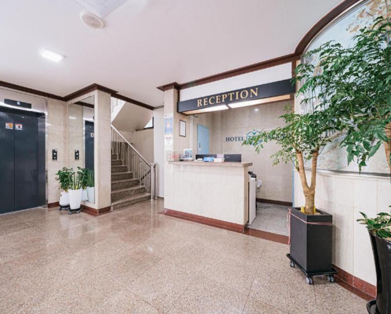 Top Island Hotel Jeju Bagian luar foto